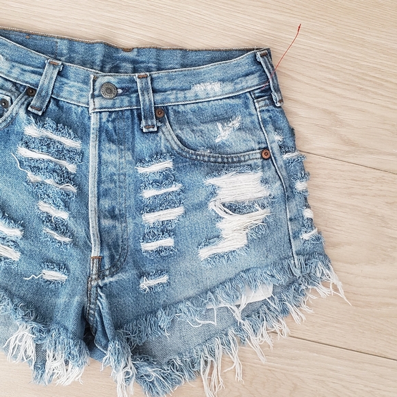 Levi's 501 Super Distressed Jean Shorts - Picture 2 of 7